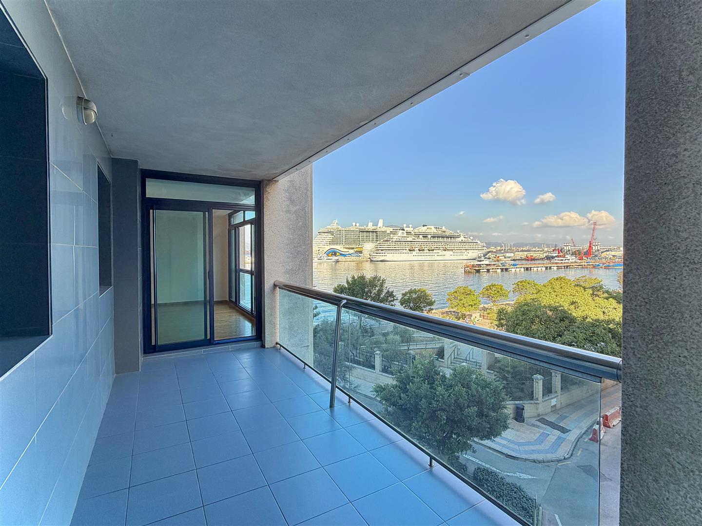 Image of Apartment - 4 Bedrooms - 2 Bathrooms for Sale in Europlaza-Gibraltar, Image 5